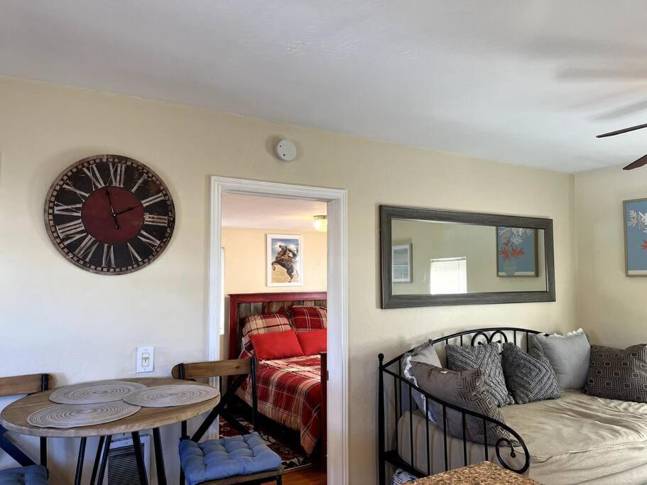Cheerful Pet-Friendly Bungalow Right In Town Montrose Exterior foto